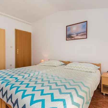 Apartment Kamelija *