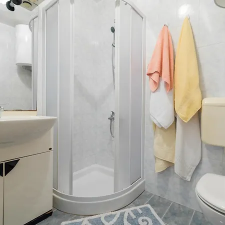Apartment Kamelija *